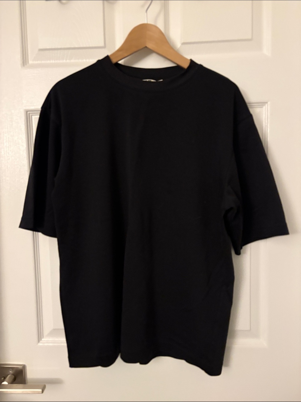 Uniqlo Men's Black Short-Sleeve Crewneck T-Shirt
